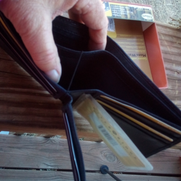 Ashburn Double Fold Wallet - Picture 6 of 15